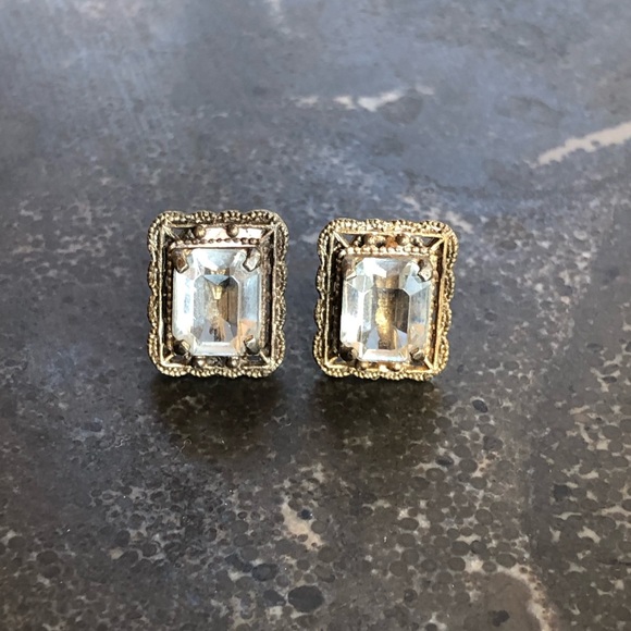 Vintage blue ice emerald-cut earrings set in rustic silver filigree - Picture 9 of 9